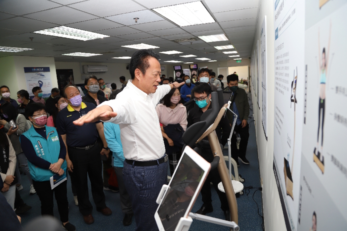 嘉義縣「科技運動館」啟用 科技結合運動掌握健康 讓鄉親能夠充分體驗運動與遊玩的樂趣
