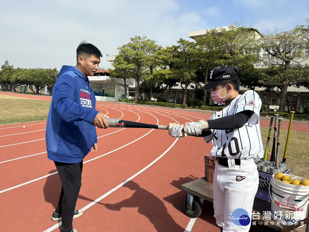 錫卿文教秀運動傳承棒球訓練營,培育彰化海線棒球選手。圖/彰化秀傳醫院提供