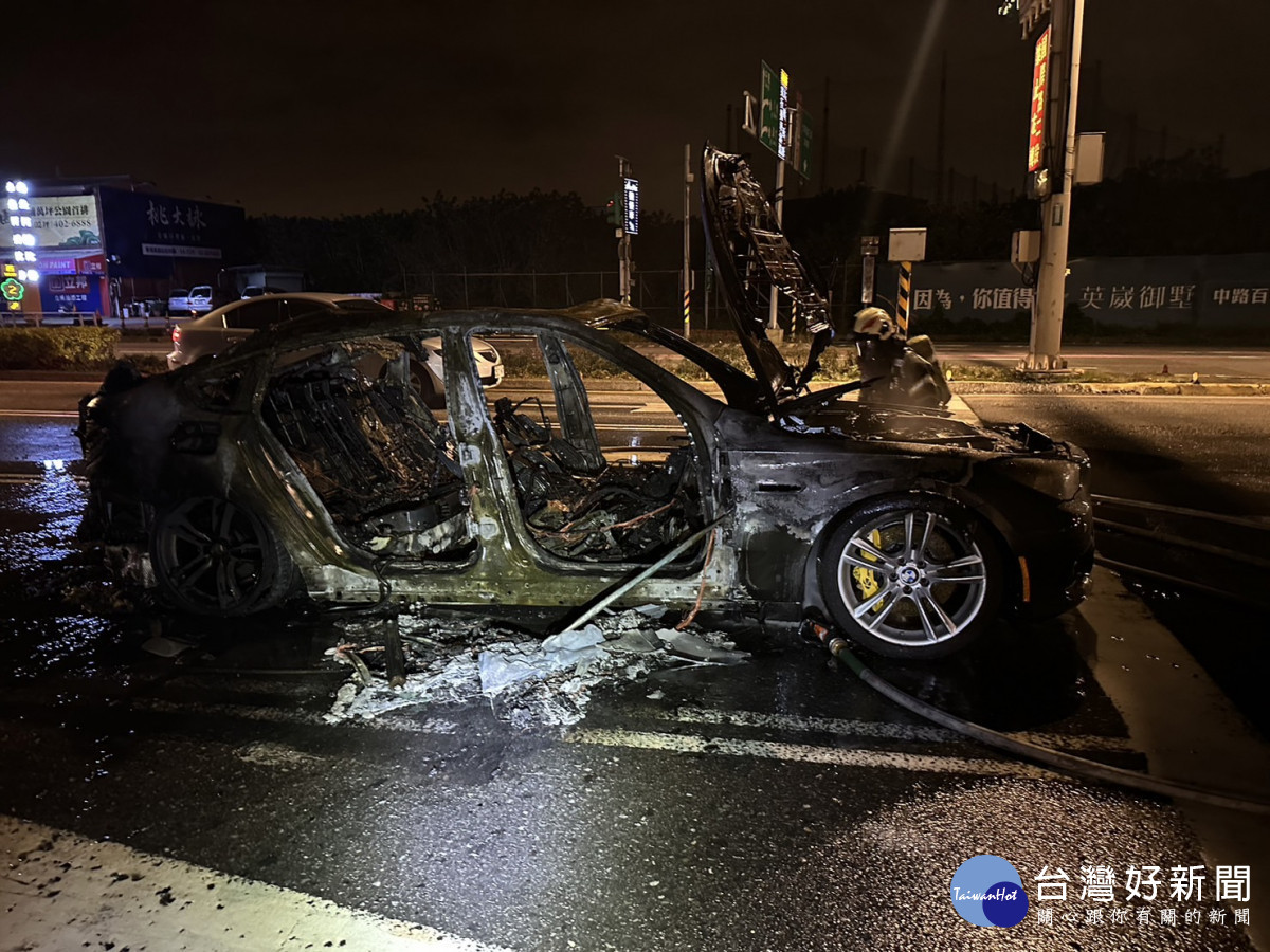 國際路二段火燒車。<br /><br /> <br /><br />
