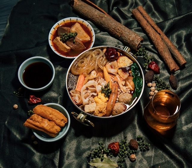 麻辣粉條鍋，是青花驕專為外帶特製。 (1).jpg
