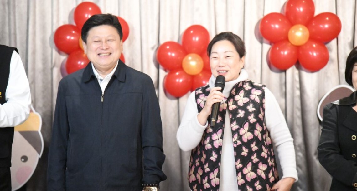 花蓮縣府退休公務人員長青座談 徐榛蔚向長輩致意