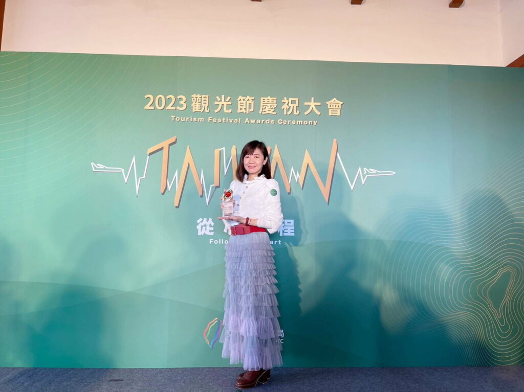 張婉芬處長代表出席受獎