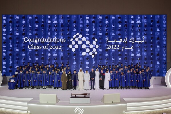 世界上第一所人工智能大學 Mohamed bin Zayed University of Artificial Intelligence 表揚首屆畢業生