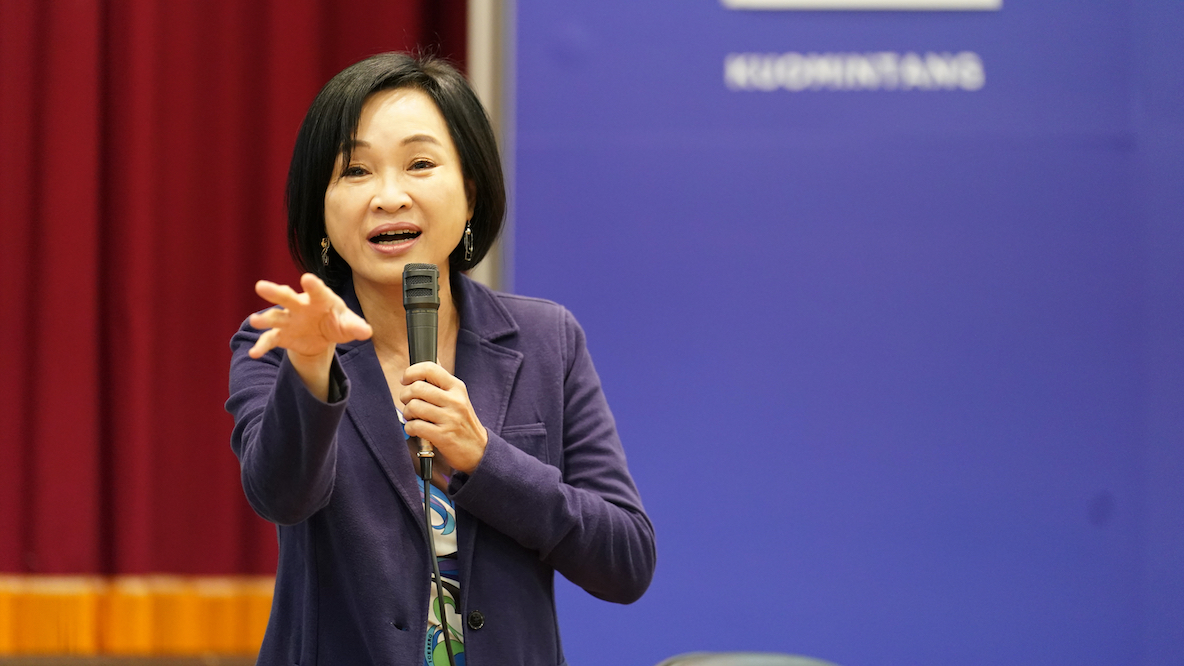 國民黨智庫國政基金會執行長柯志恩3日指出，高雄房價漲幅逼近四成。
