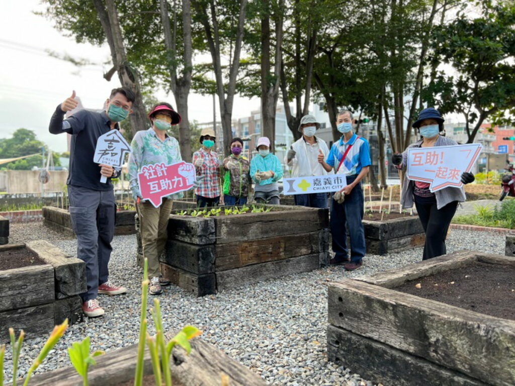 嘉義市太平社區欖仁菜園子