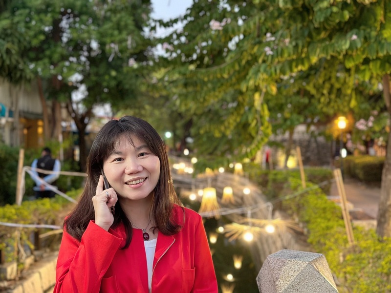 漾新聞|鳳山中華夜市旁的曹公圳點燈了!李雅靜發文《去年錯過的,今年千萬別錯過了》