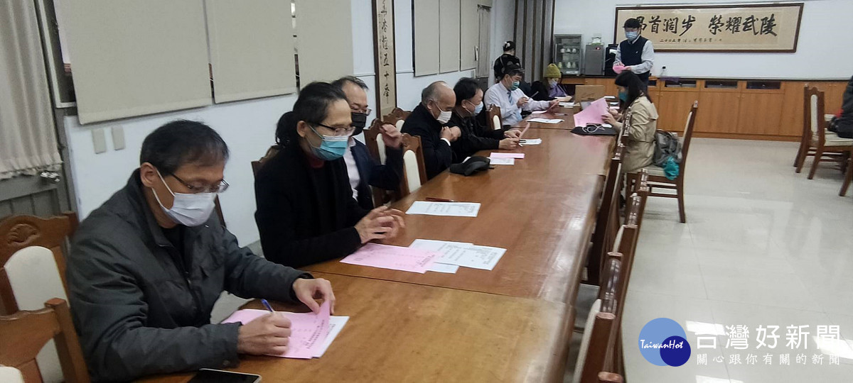 武陵高中第十四屆校友會理事長 陳昌化醫師繼續連任