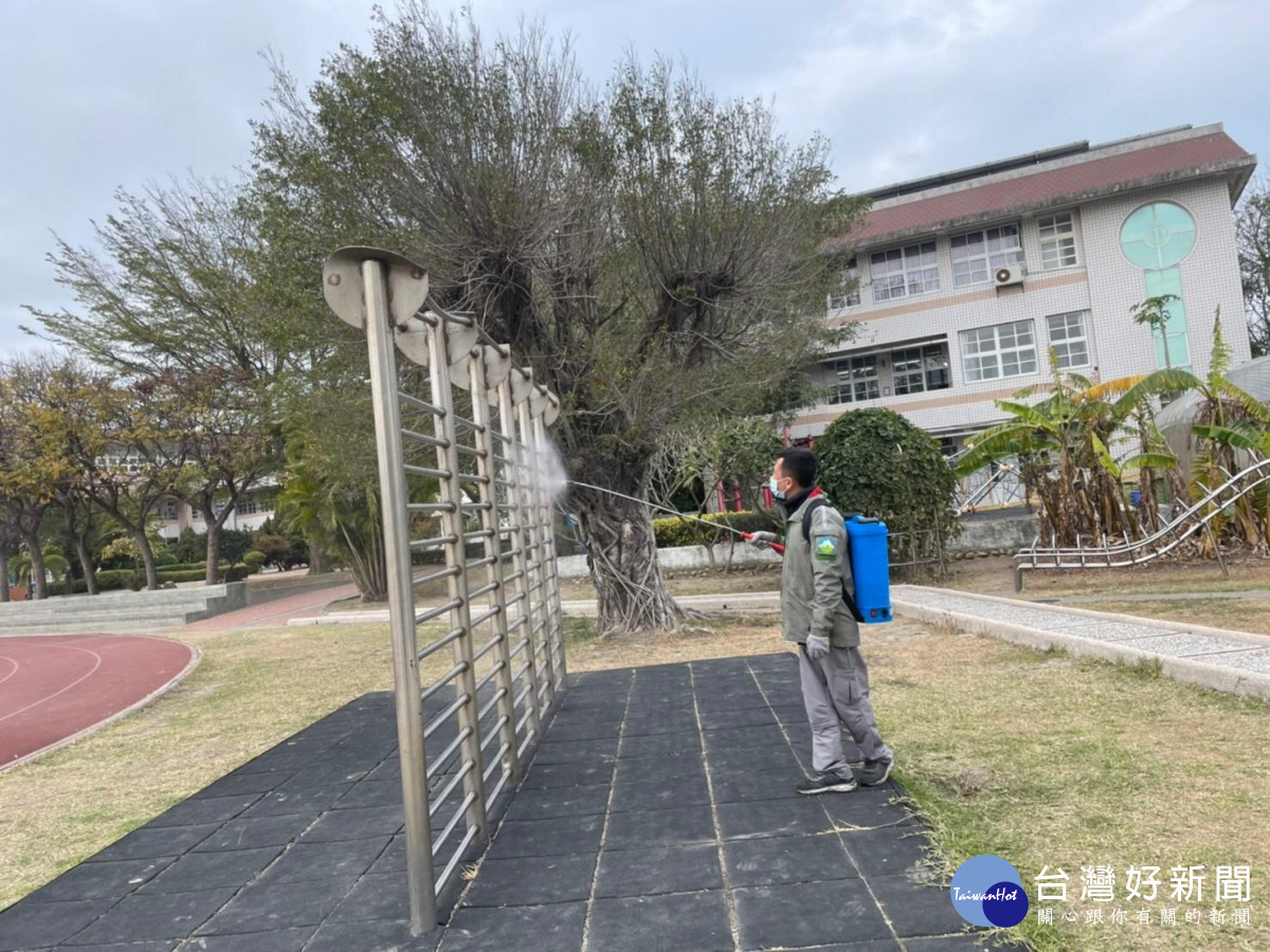 伸港鄉學校環境消毒。圖/彰化縣政府提供