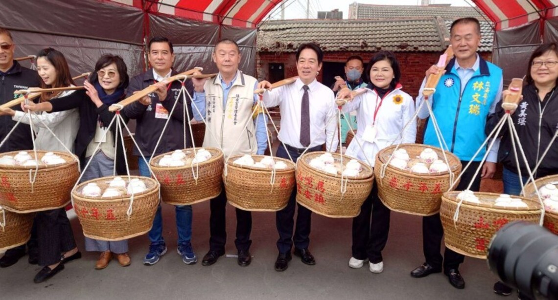 馬鳴山吃飯擔10萬人齊吃平安 張麗善:呷完平安逛燈會