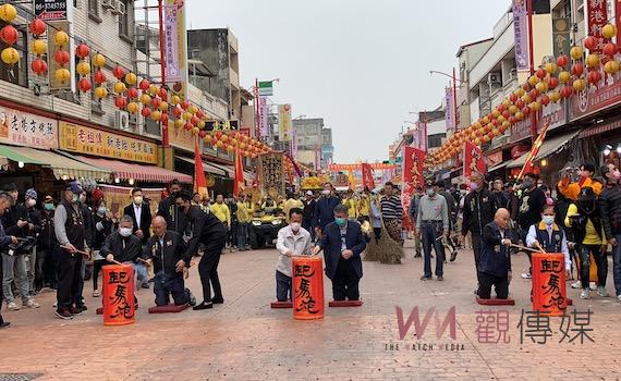 奉天宮開臺媽祖百年元宵平安遶境 萬人擠爆新港市區