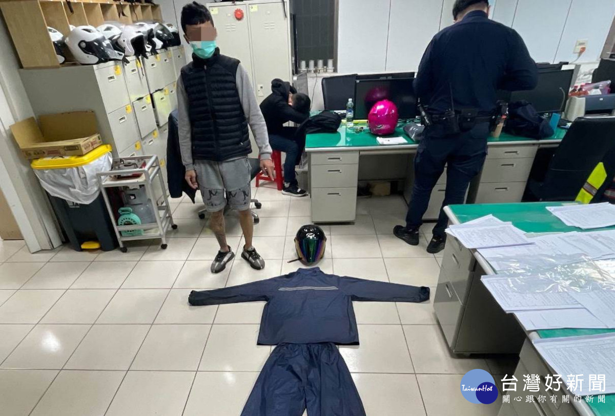謊稱民眾物品掉落真強盜,大園警5小時內緝獲2嫌犯。