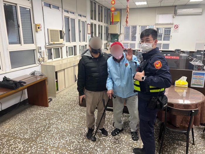 臉書地方社團力量大! 助後龍失智迷途老翁20分鐘找到家人
