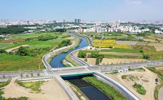 台南三爺溪治水進度超前讓淹水面積縮小20倍  陳建仁誇讚黃偉哲認真努力