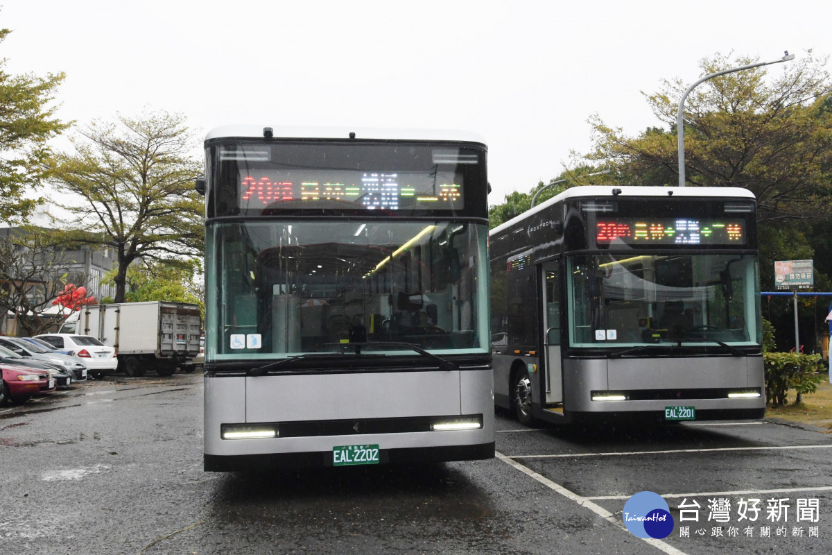 彰化電動公車首航，市區客運【20路】今日正式啟航上路。圖／記者鄧富珍攝