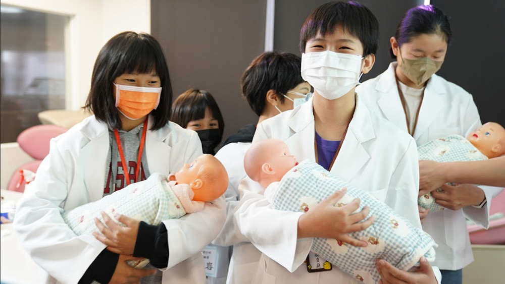 幫助健康知識紮根!澄清醫院醫護體驗營,小學生驚呼「長大後想當醫護」