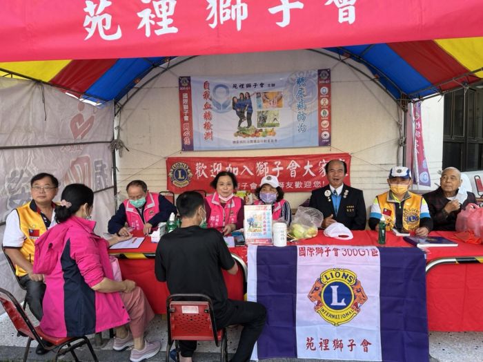 媽祖跟走 群獅獻愛萬人自我血糖檢測顧健康