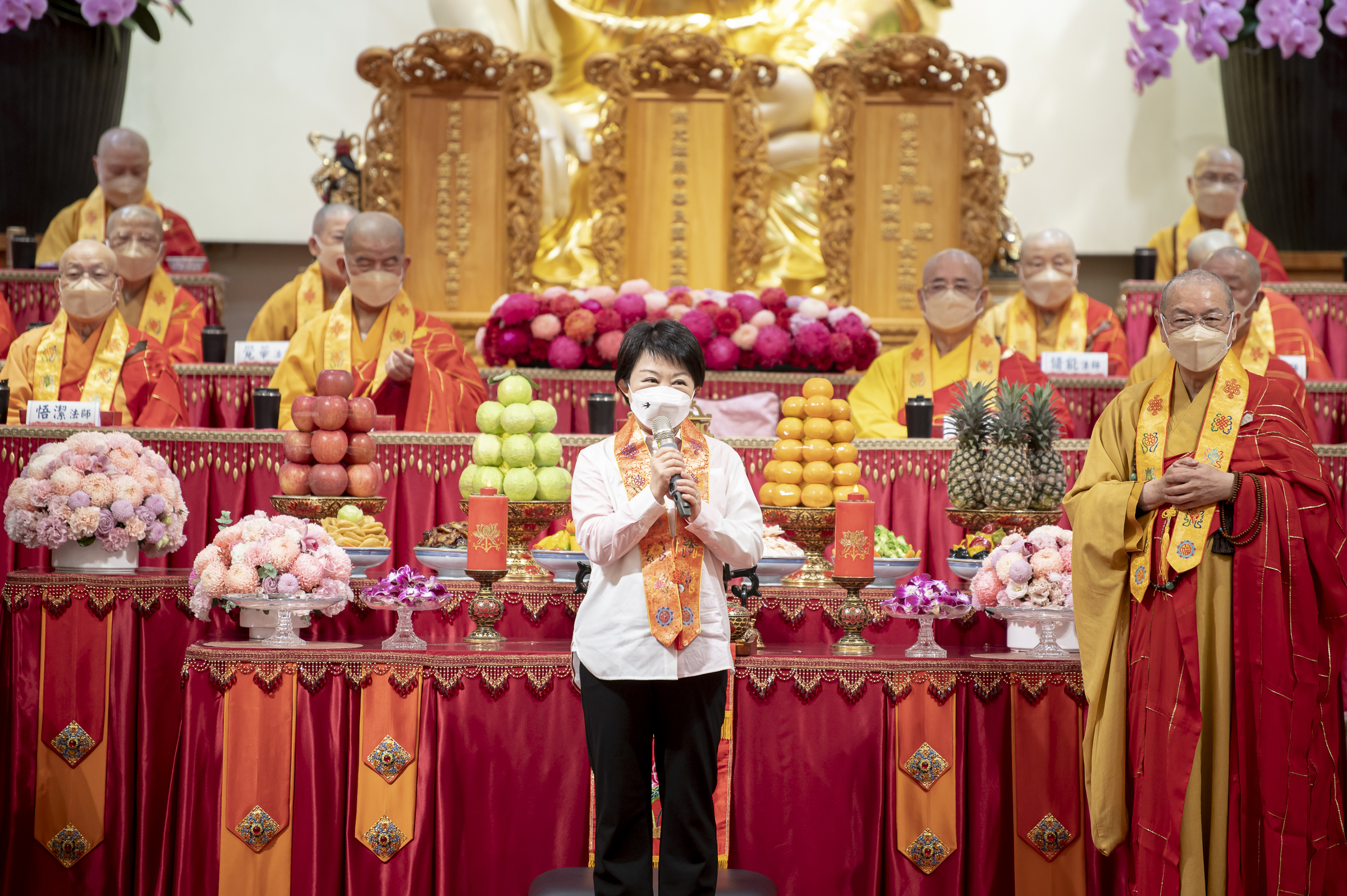 2023年「仁王護國息災祈福大法會」台中市長盧秀燕等貴賓也蒞臨會場。(圖/記者謝榮浤翻攝)