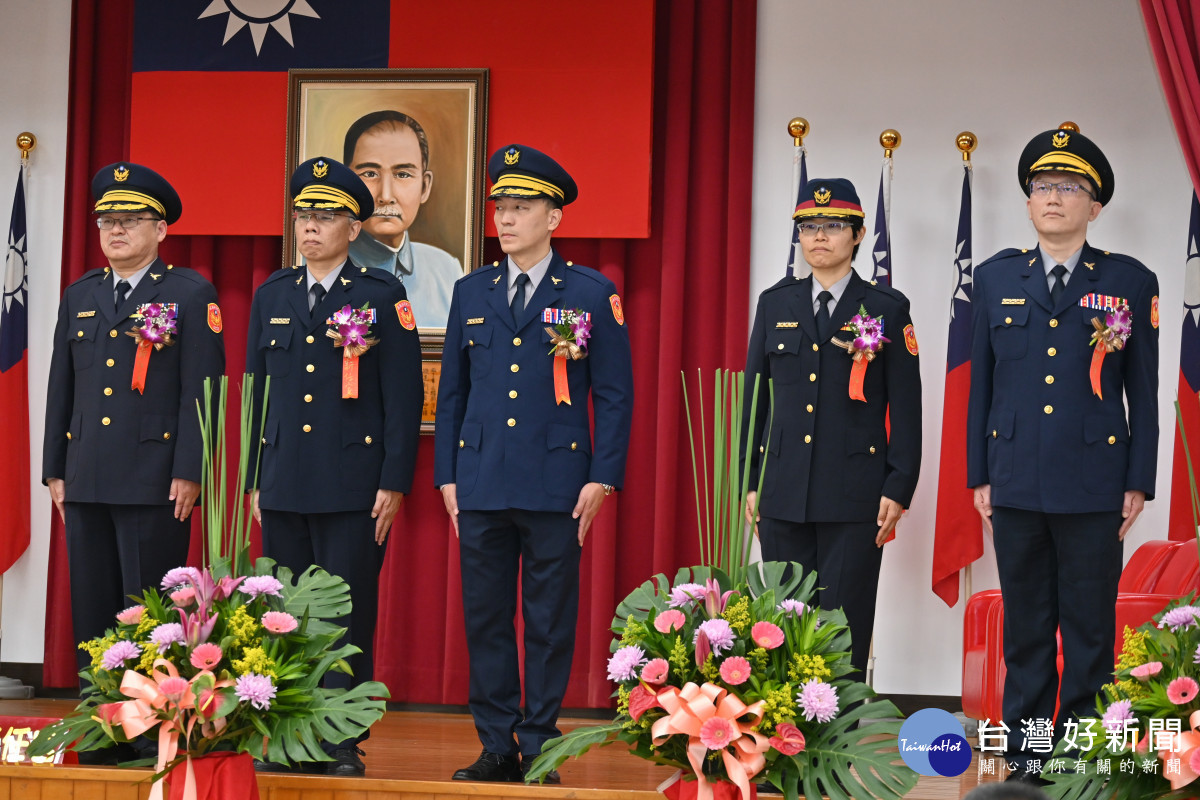 新任民雄分局長莊思神、朴子分局長吳俊德、水上分局長楊迪光、布袋分局長林思妙竹崎分局長閻百川(由左至右)/陳致愷攝影