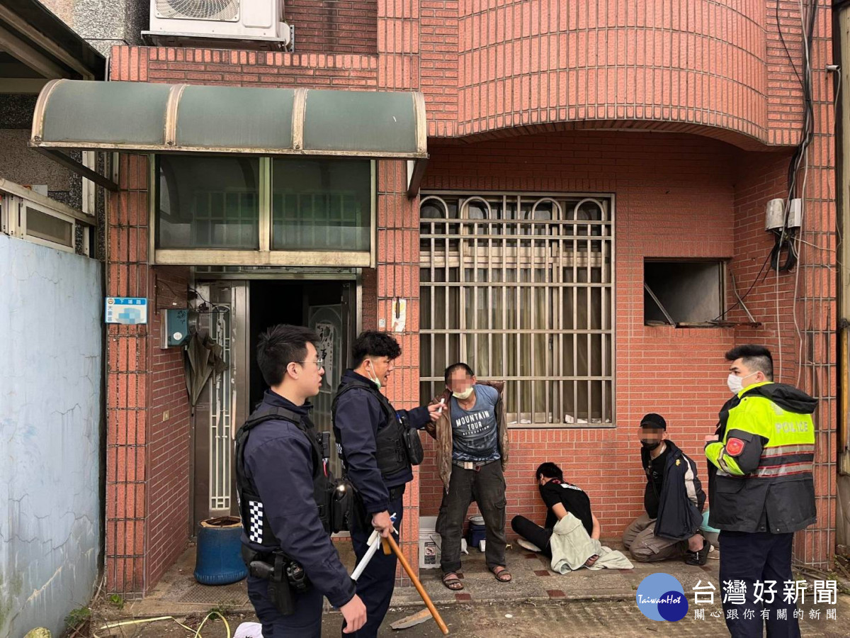 鎖定無人空屋行竊，大園巡警當場查獲3竊嫌。