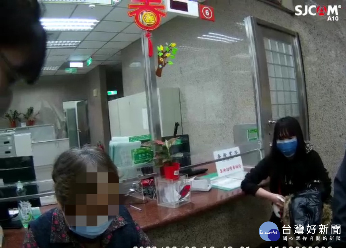 跨境包裹要先付9萬元，警及時攔阻詐騙。