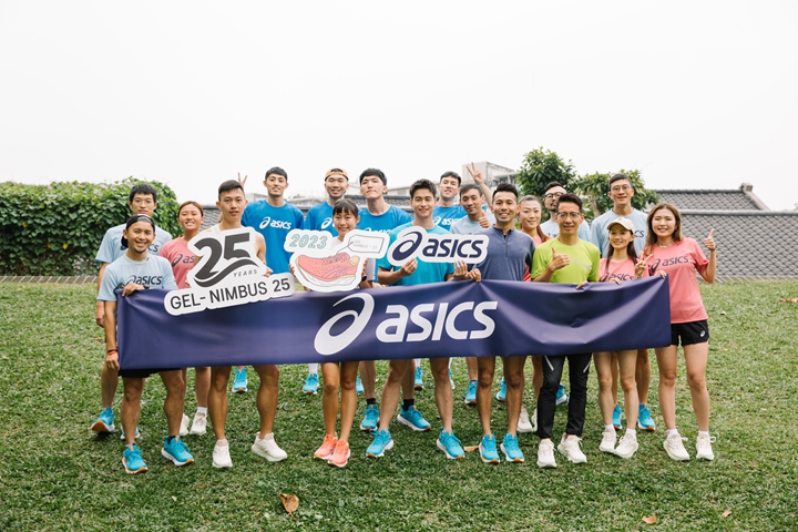 名人與媒體一同參與城市路跑