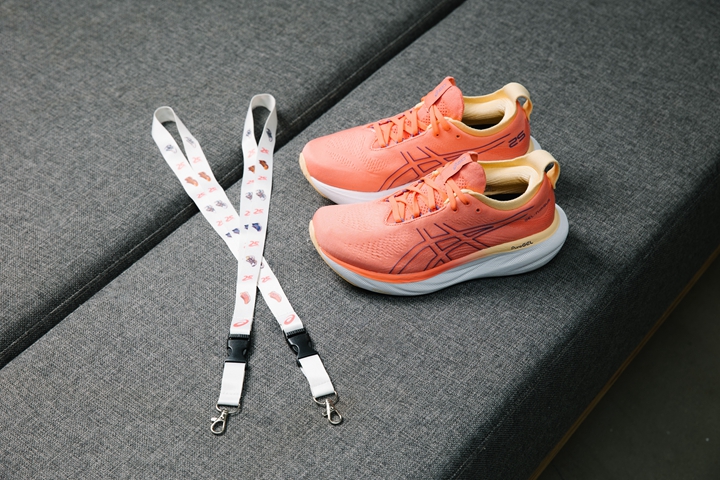 至直營門市購買-GEL-NIMBUS-25-就送二十五周年限定手繪證件帶