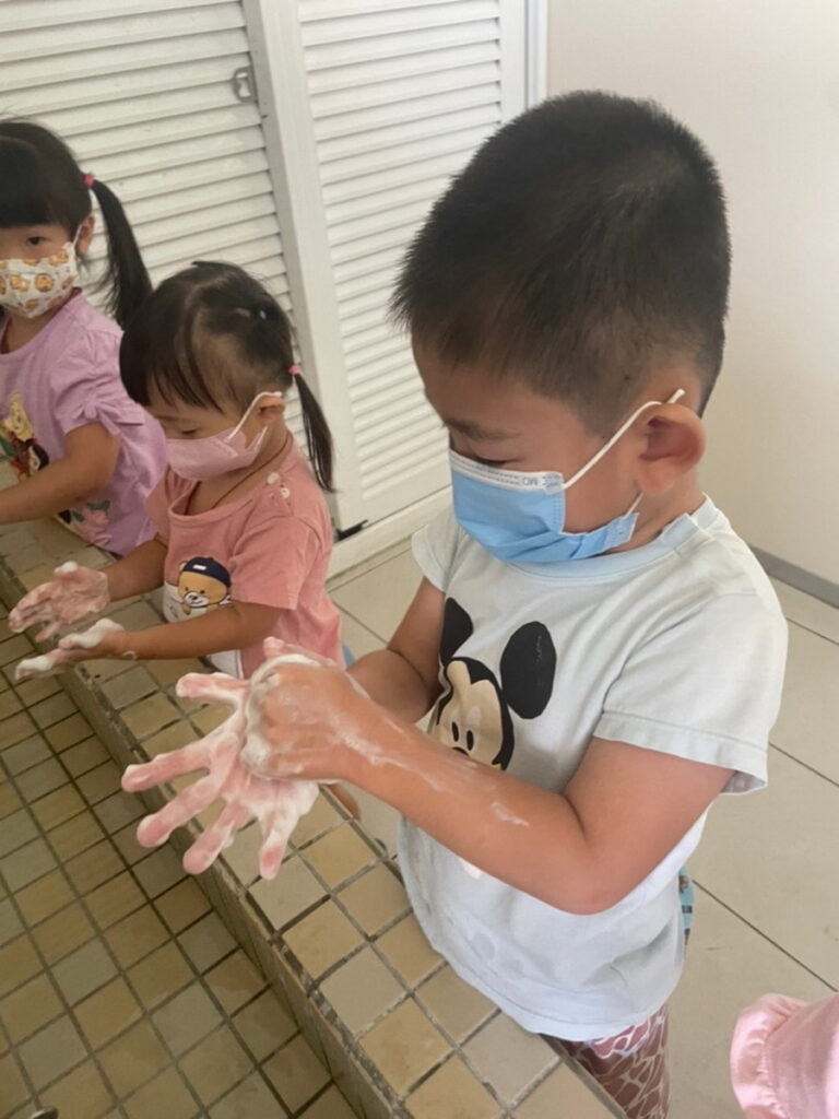 學生加強清潔