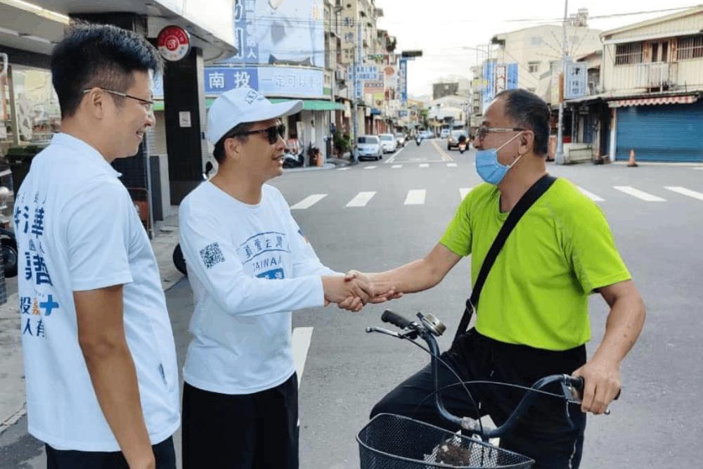 有影/【羅智強專訪3-1】選立委是夢想 「沒耕耘地方」是欲加之罪 115 與騎自行車民眾互動