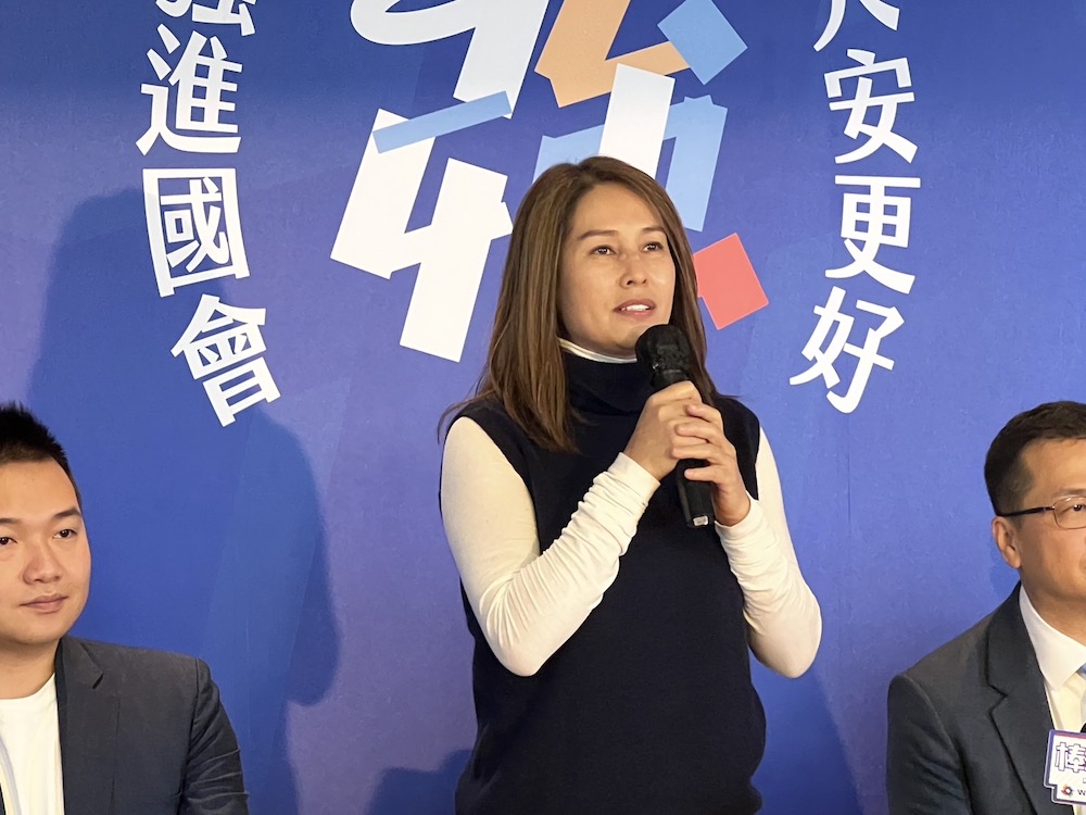 羅智強攜手高金素梅 喊:大安是我的落腳地! 105 立委高金素梅10日現身力挺前台北市議員羅智強。