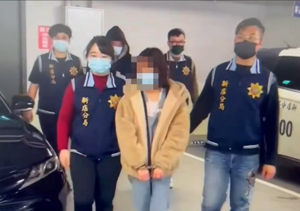 假檢警騙7旬婦121萬元 車手開車衝逃租屋處被逮 89 20203876