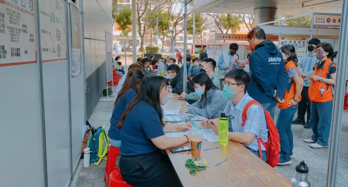 還在苦等面試機會嗎? 高雄徵才活動一場接一場直接給