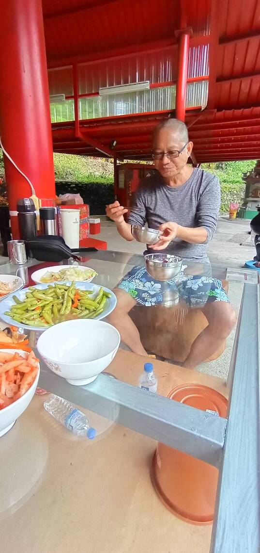 德敬居士150西西機車載簡單衣物,到處旅遊長住