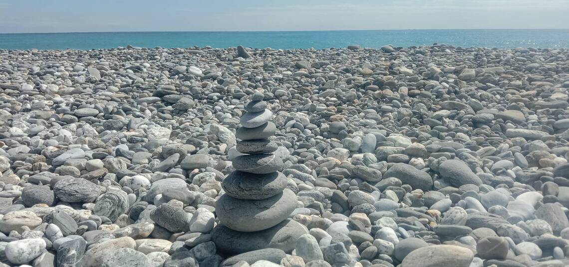 海邊堆石頭,漸漸成風氣