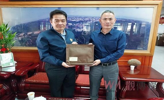 南投榮服處至受天宮拜會陳主委連結社會資源認養榮民遺孤