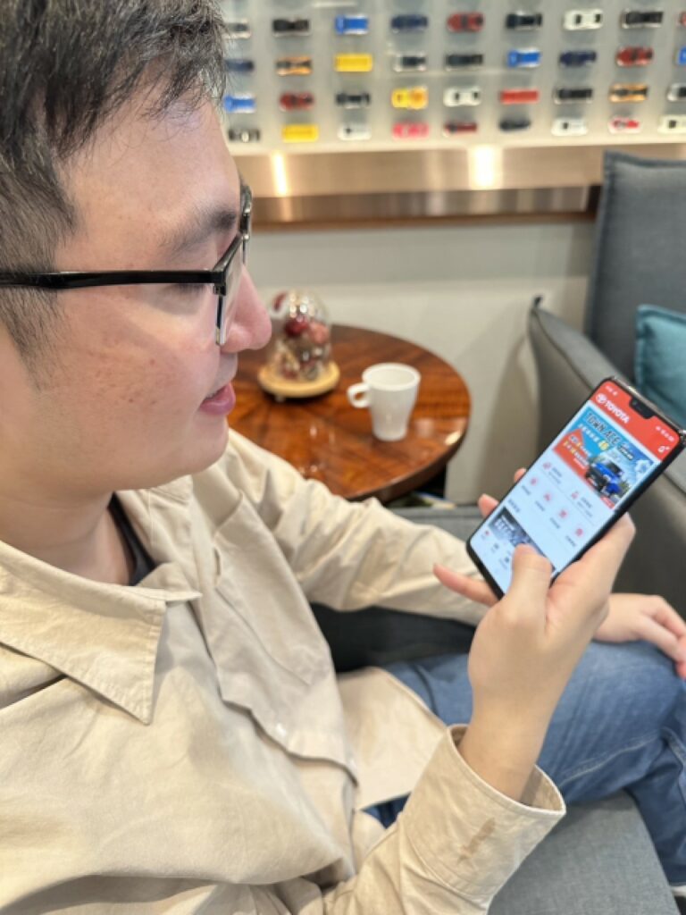 消費者只要「TOYOTA智慧購」APP,也能挑到新車。(圖/TOYOTA)
