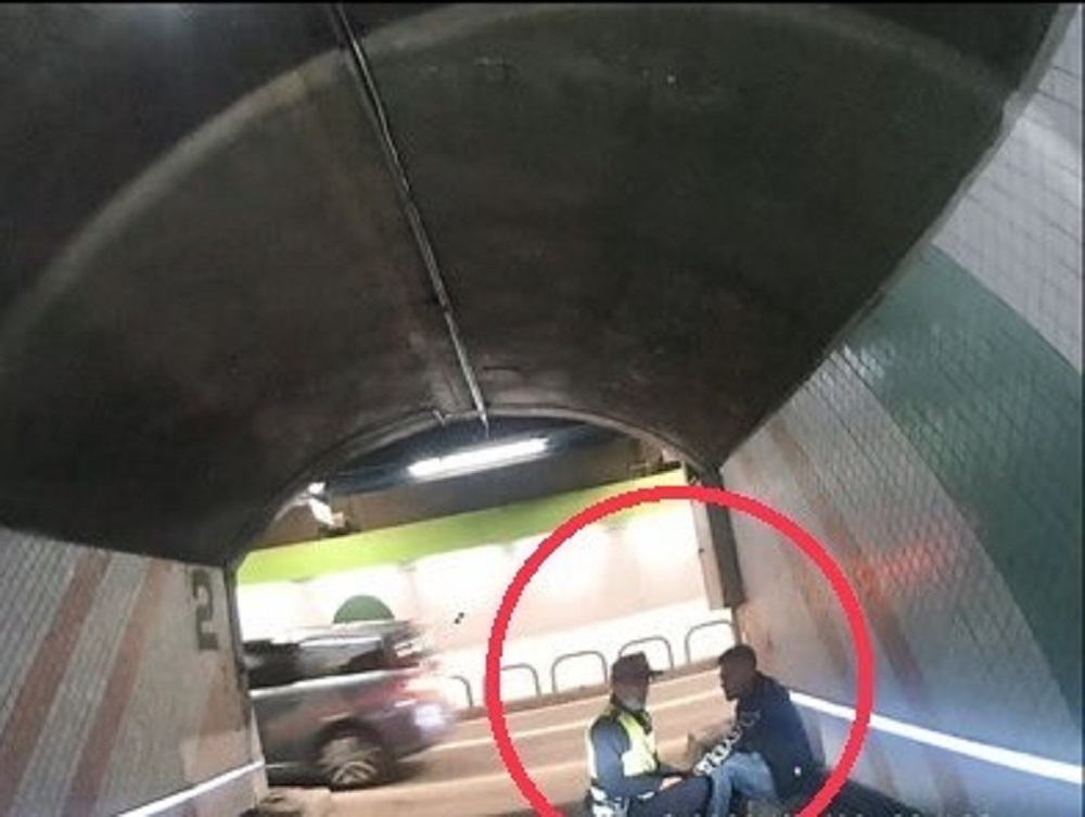 通緝犯遇盤查拔腿狂奔 北市警攔機車警民合力逮人 67 S 169164892