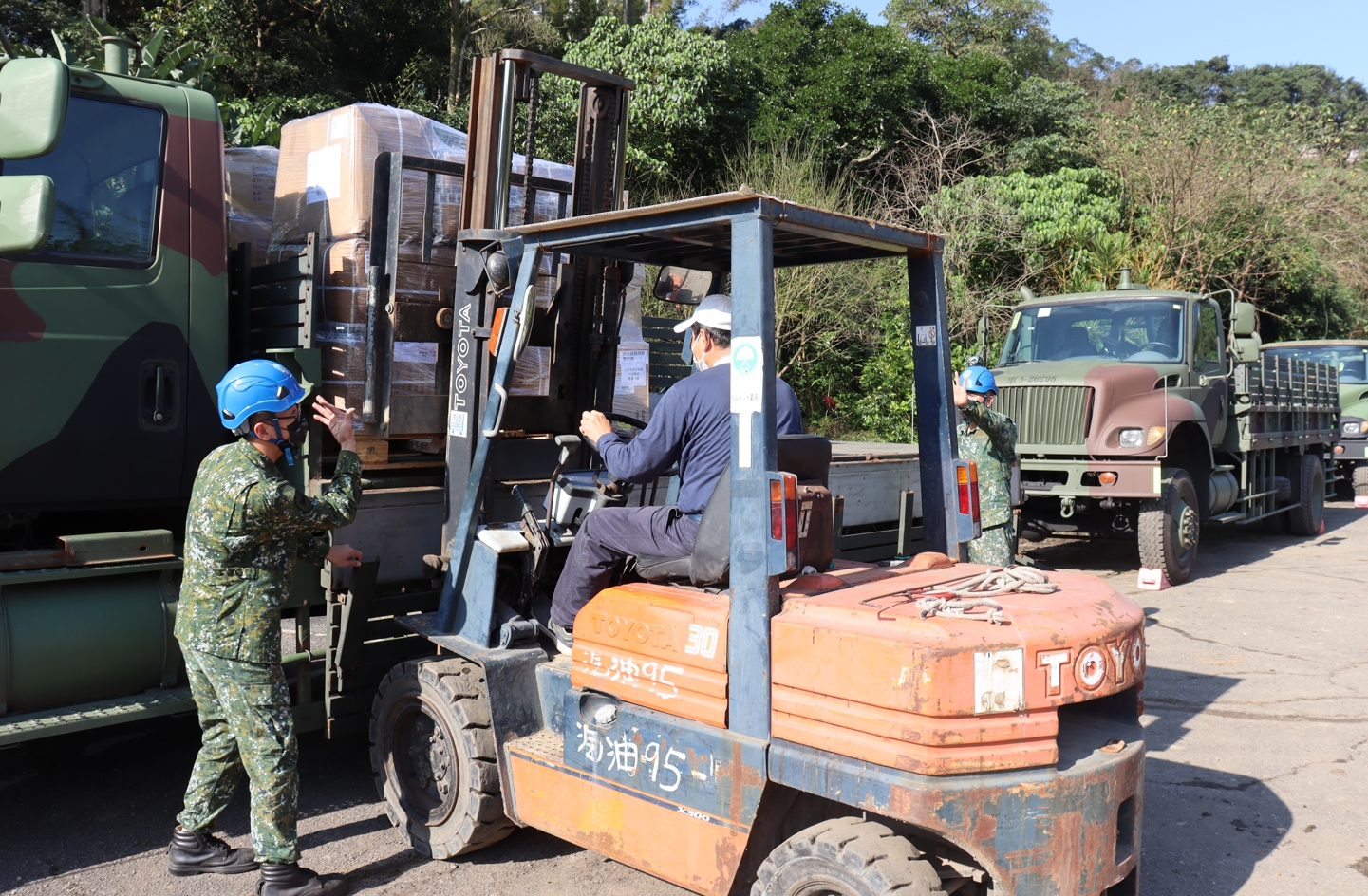 協力土敘強震賑災 國軍投入慈濟內湖園區物資運送 58 1676261513623