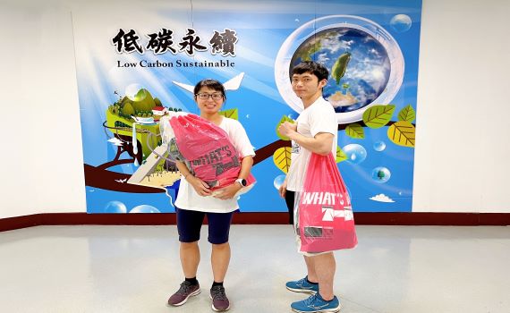一袋兩用!萬金石馬拉松「衣保萬用袋」 限定款新北專用垃圾袋