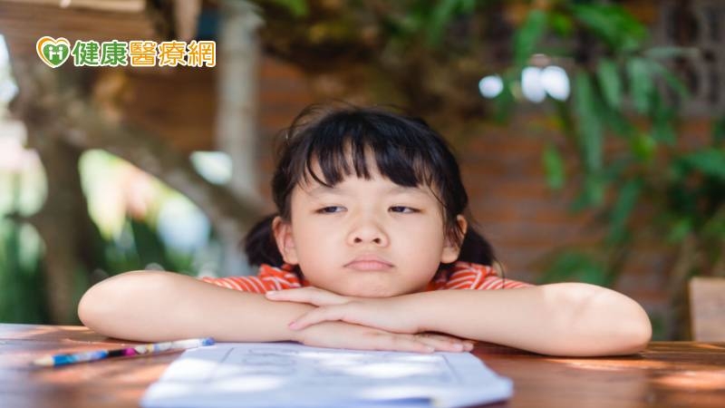 收假手機放不下 慢慢連結現實況