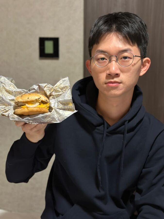 麥當勞擔擔麵漢堡
