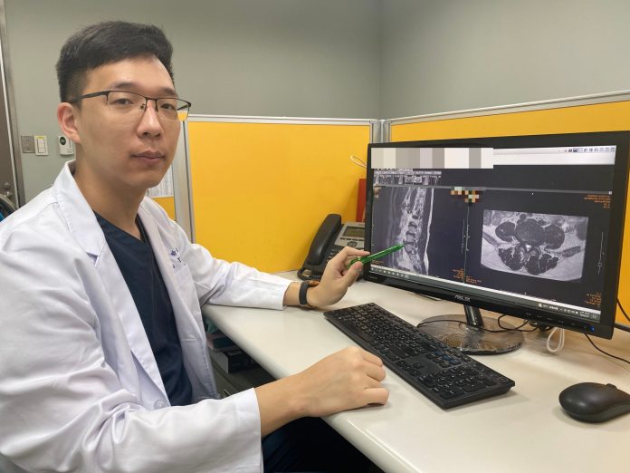 骨科喻大久醫師表示,脊椎內視鏡手術是近年快速發展的一種脊椎神經減壓手術方式,相較於傳統手術來的安全又快速。