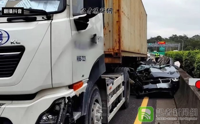 國3寶山路段BMW慘遭貨櫃車壓成鐵餅 車上男女幸運保住一命