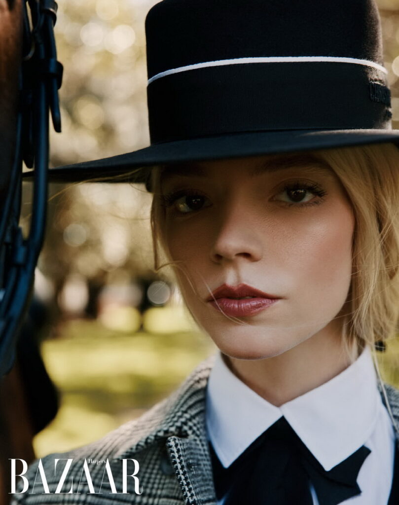 襯衫、外套、帽飾,Dior。(照片轉載自「《Harper’s BAZAAR》國際中文版」)