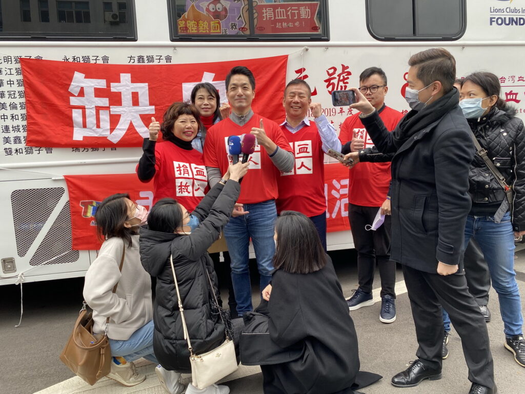 蔣市長捐血後接受訪問
