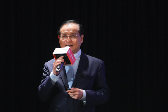 《Hit AI & Blockchain》財團法人商業發展研究院董事長許添財:大威脅碰上六大新經濟常態時代,人民團結自救幫政府做好經濟治理
