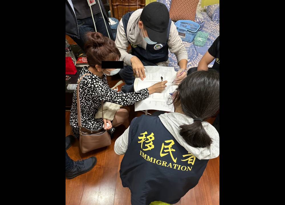擠痘痘送美齒療程 越南女臉書攬客非法執業醫美 72 65476