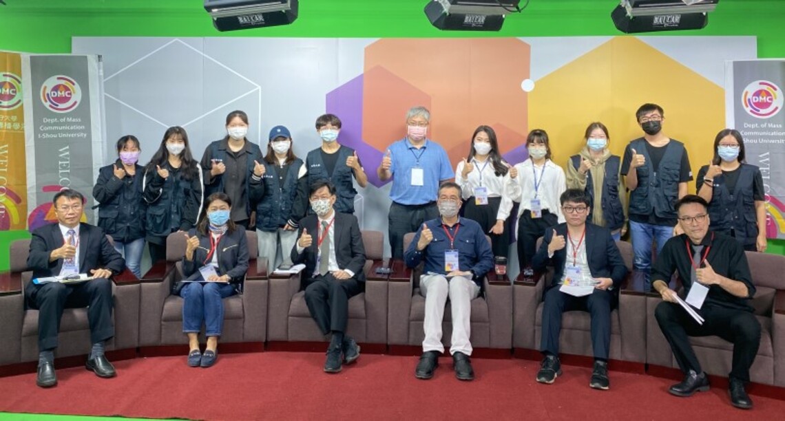 義守大學大傳系 掌鏡錄製節目培養即戰力