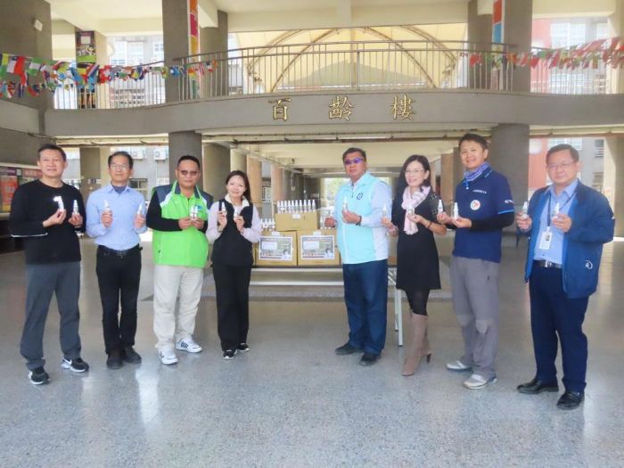 愛心團隊捐贈酒精噴霧隨身瓶 致贈給嘉義市幼兒園