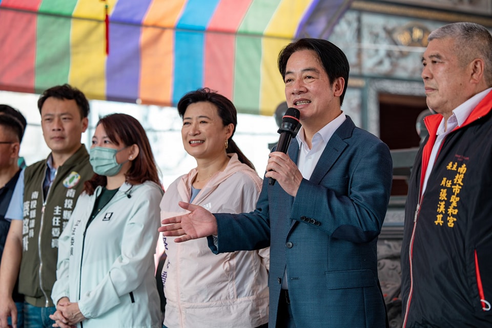 賴清德(右二)連續兩個周末都到南投為蔡培慧輔選。翻攝賴清德臉書