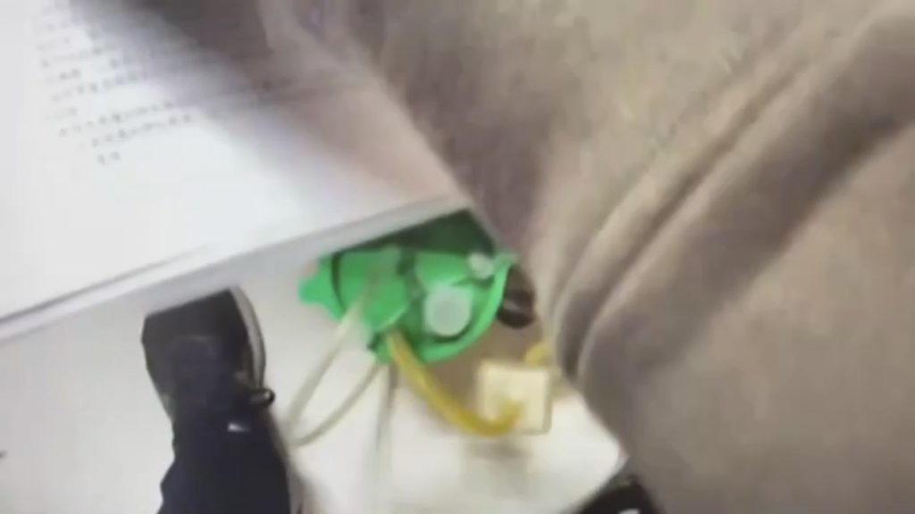 警方持搜索票逮獲犯嫌,並查扣犯罪物證